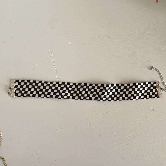 3/$30 EUC 6 piece choker bundle set , includes aldo, forever 21 - Picture 2 of 7